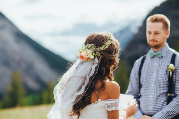 Stunning-Banff-Elopement-in-the-Tunnel-Mountain-Reservoir-Tricia-Victoria-Photography-9