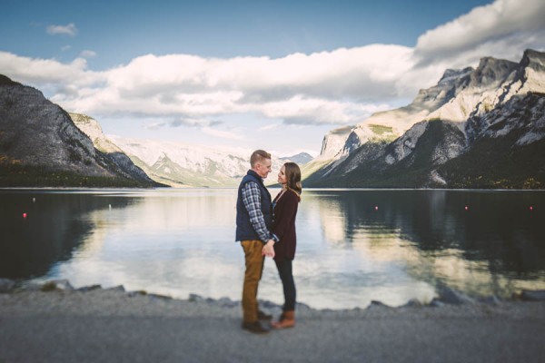 Travel-Loving-Engagement-Photos-in-Banff-Terry-Photo-Co-2