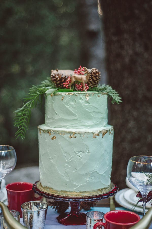 Vibrant-and-Earthy-Forest-Wedding-Inspiration-in-the-Palomar-Mountains-Color-and-Cake-Photography-16