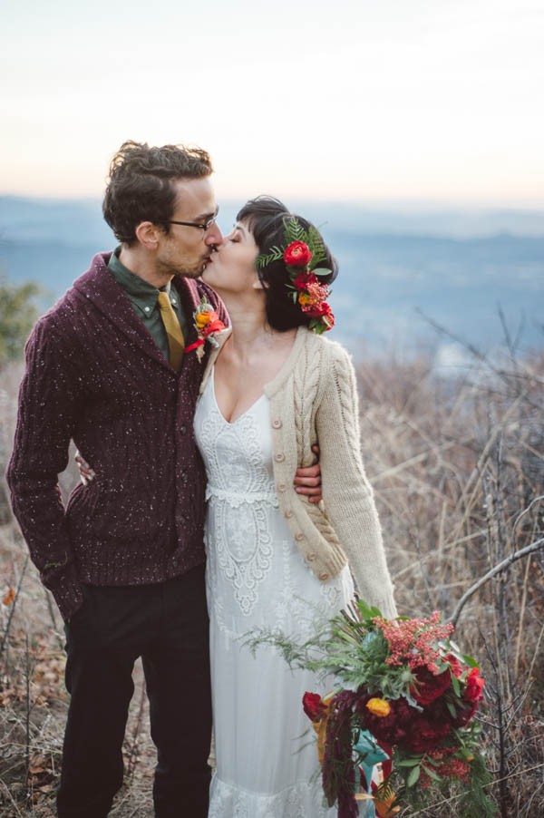 Vibrant-and-Earthy-Forest-Wedding-Inspiration-in-the-Palomar-Mountains-Color-and-Cake-Photography-29