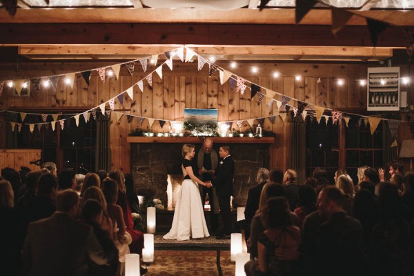 Black-and-White-Log-Cabin-Wedding-Pure-Cozy-Chic-19