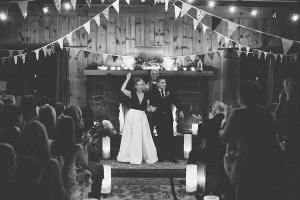 Black-and-White-Log-Cabin-Wedding-Pure-Cozy-Chic-21