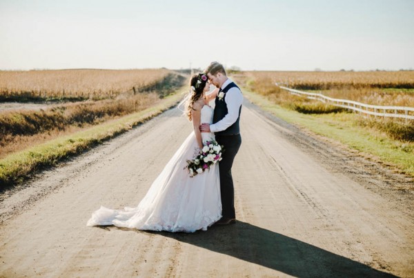 Bohemian-Iowa-Wedding-at-The-Rustic-Rose-Barn-Amanda-Basteen-34