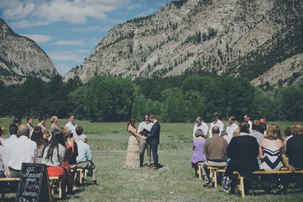 Casual-Colorado-Wedding-at-Bighorn-Lodge-This-is-Feeling-16