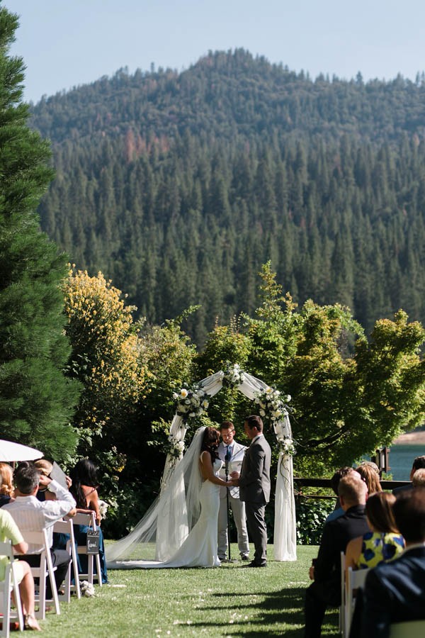 Chic-Blue-and-White-Wedding-Overlooking-Bass-Lake-Tim-and-Jess-Photography-24