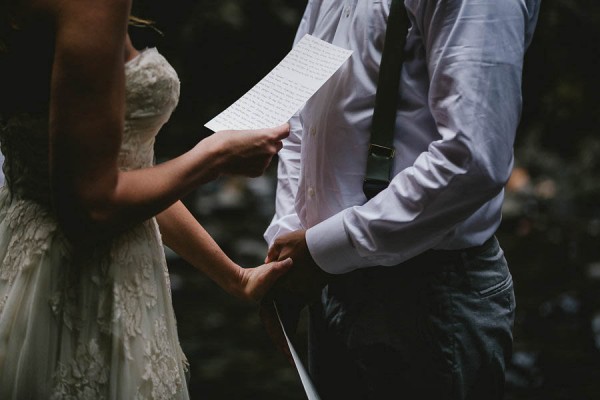Intimate-Barefoot-Elopement-Columbia-River-Gorge-15
