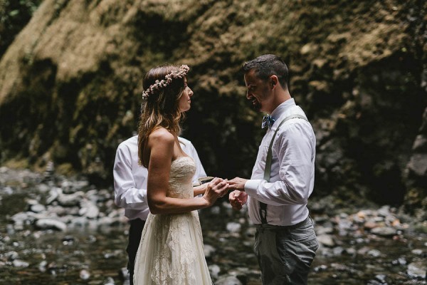 Intimate-Barefoot-Elopement-Columbia-River-Gorge-19