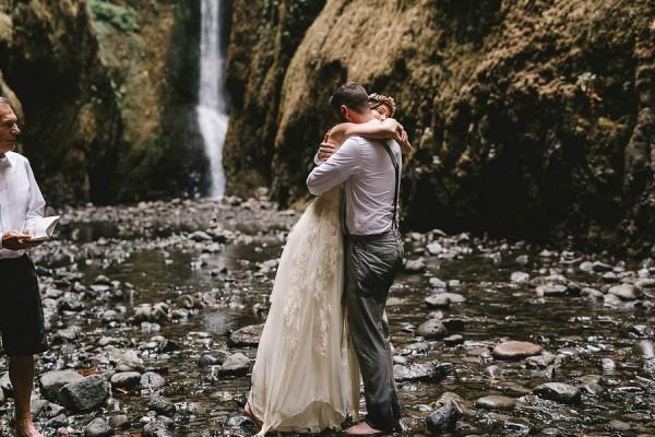 Intimate-Barefoot-Elopement-Columbia-River-Gorge-21