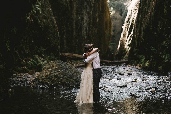 Intimate-Barefoot-Elopement-Columbia-River-Gorge-32