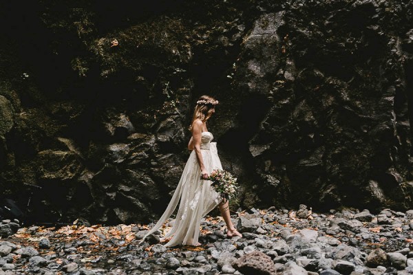 Intimate-Barefoot-Elopement-Columbia-River-Gorge-8