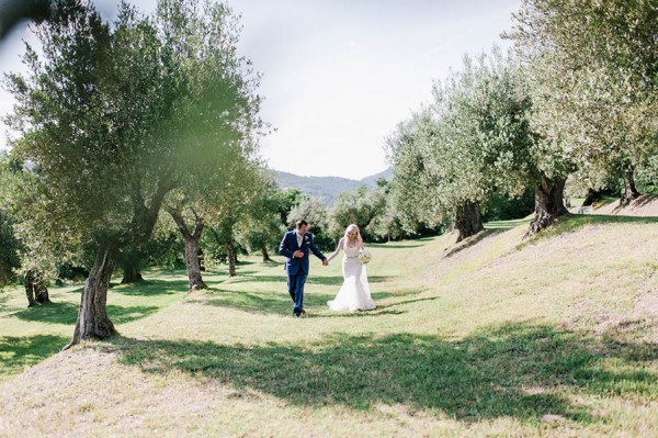 Romantic-Italian-Destination-Wedding-at-Borgo-Bastia-Creti-Italyweddings-12