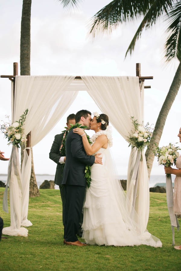 Stylish Hawaiian Wedding at White Orchid Beach House