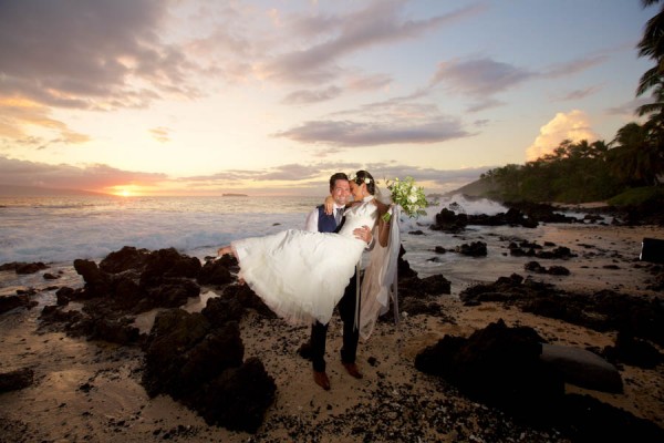 Stylish-Hawaiian-Wedding-White-Orchid-Beach-House-27