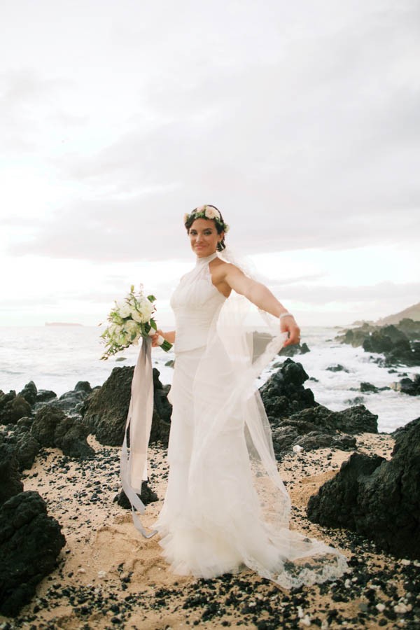 Stylish-Hawaiian-Wedding-White-Orchid-Beach-House-40