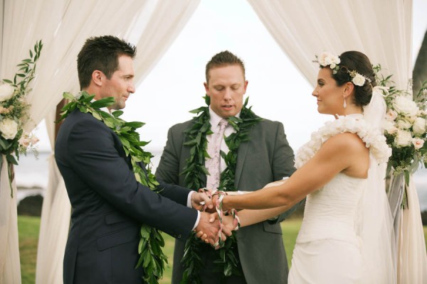 Stylish-Hawaiian-Wedding-White-Orchid-Beach-House-9