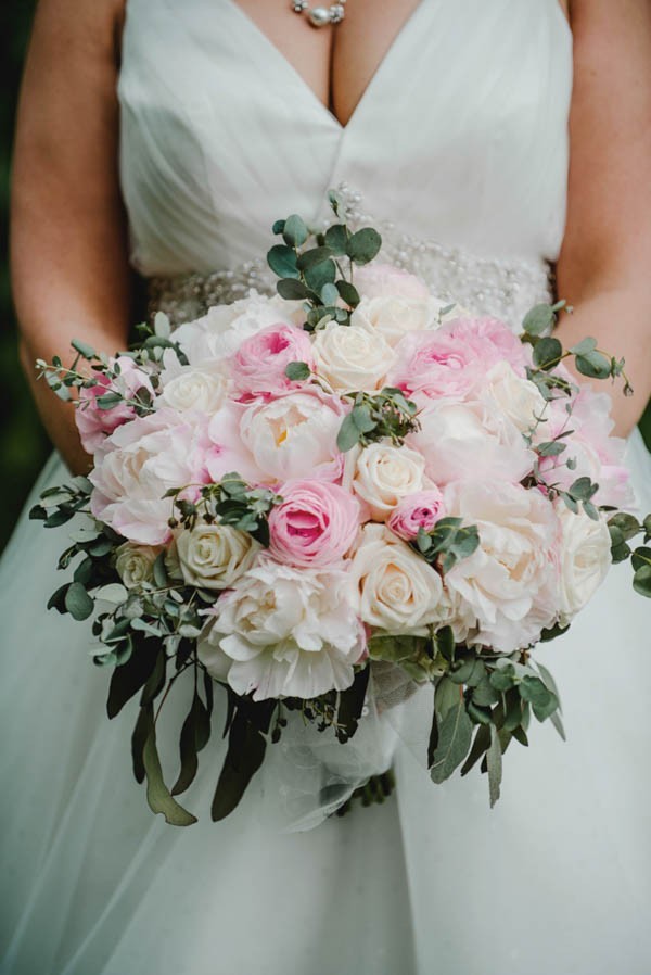 Blush-and-Gray-Des-Moines-Wedding-at-Sticks-Amanda-Basteen-4-of-26-600x898