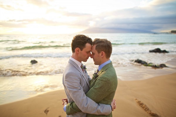 Family-Style-Wedding-on-the-Beach-at-Andaz-Maui-Anna-Kim-Photography-421-600x400