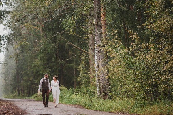 Naturally-Beautiful-Forest-Wedding-Moscow-13