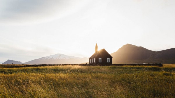 Passionate-Iceland-Destination-Wedding-Budir-Church-5