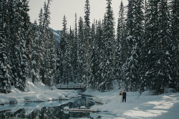 Passionate-Winter-Elopement-Inspiration-at-Emerald-Lake-Lolo-Nola-Photography-26