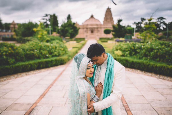 This Two-Day Hindu Wedding in Essex Beautifully Combines Tradition with Vintage Vibes