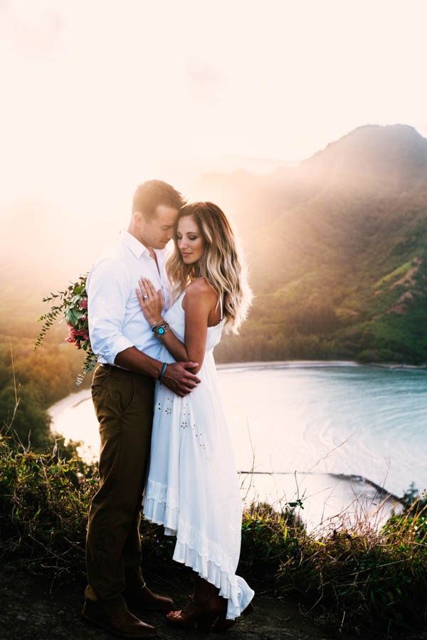This Couple’s Koolauloa, Hawaii Anniversary Shoot is Like a Free Trip to Paradise