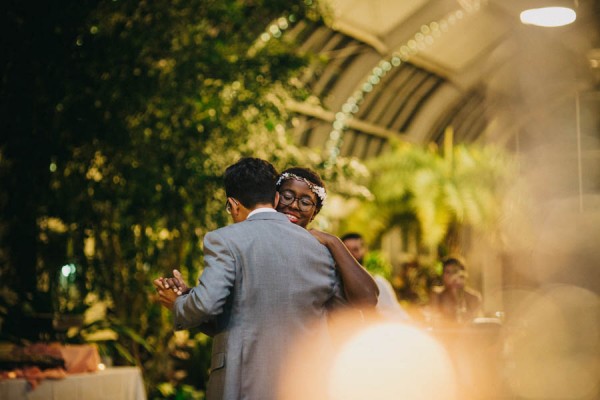 Vibrant-Light-Hearted-Chicago-Wedding-Garfield-Park-Conservatory-43