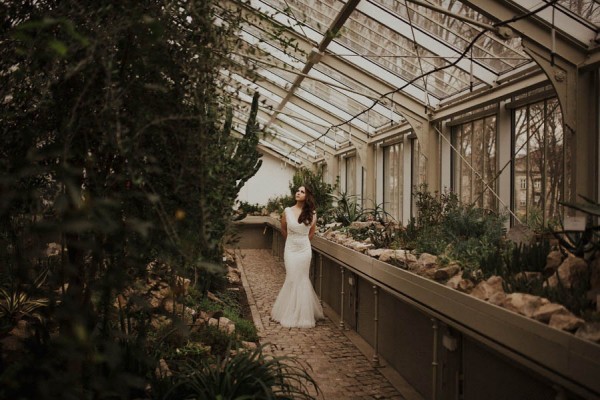 Romantic-Serbian-Wedding-Shoot-in-the-Botanical-Garden-15