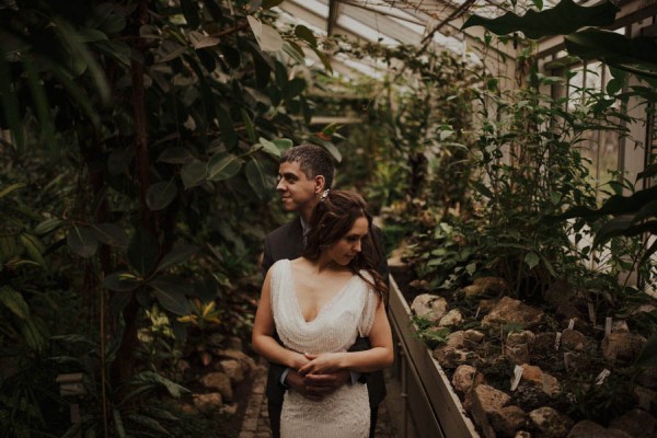 Romantic-Serbian-Wedding-Shoot-in-the-Botanical-Garden-17