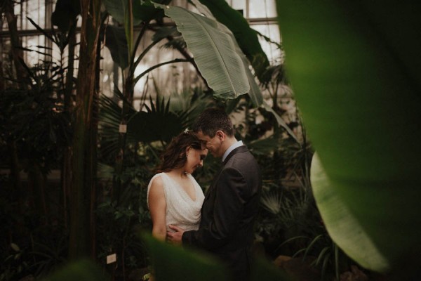 Romantic-Serbian-Wedding-Shoot-in-the-Botanical-Garden-7
