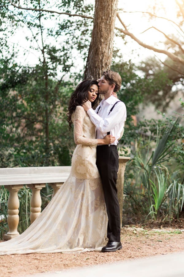Texas-Bohemian-Wedding-Style-Laguna-Gloria-Holly-Kringer-Photography (1 of 30)