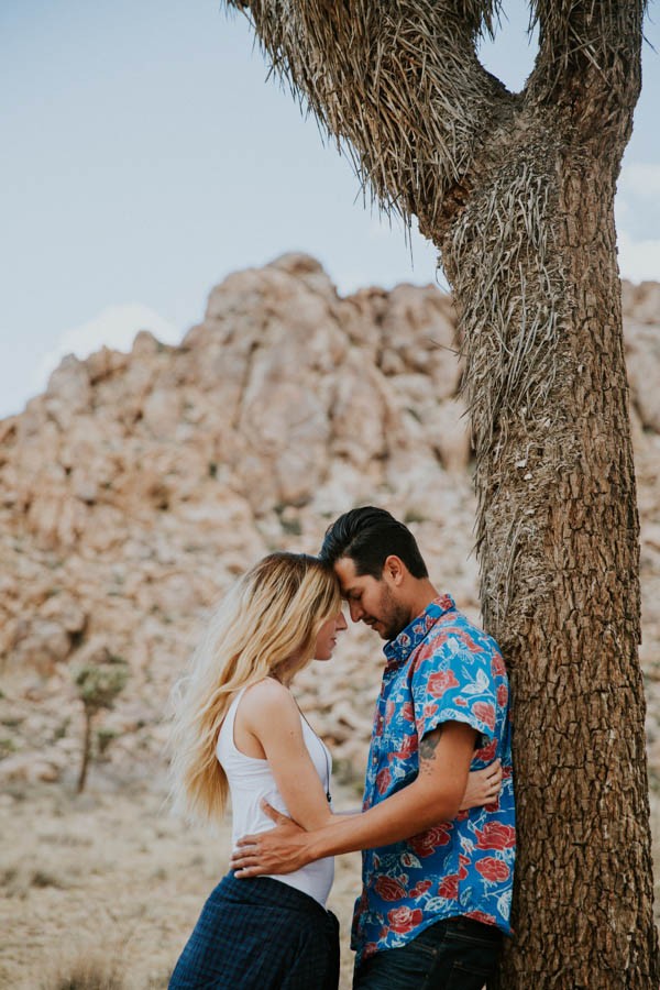 this-cali-cool-joshua-tree-engagement-is-full-of-1970s-vibes-11