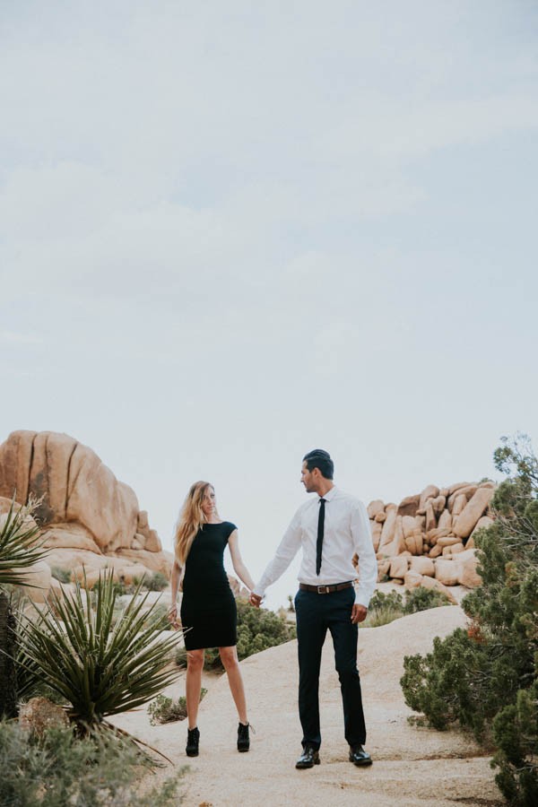 this-cali-cool-joshua-tree-engagement-is-full-of-1970s-vibes-17