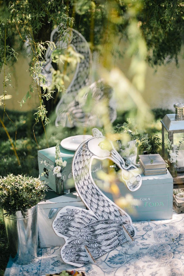 this-insanely-chic-diy-wedding-will-have-you-running-to-the-craft-store-10