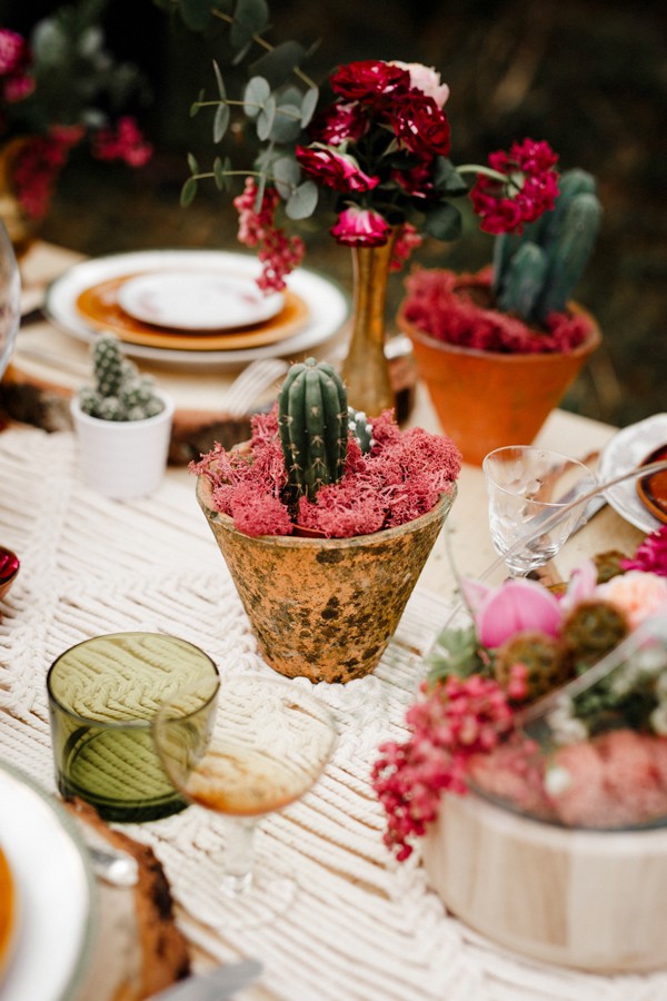 a-romantic-french-elopement-with-roses-cacti-and-macrame-at-souston-lake-9