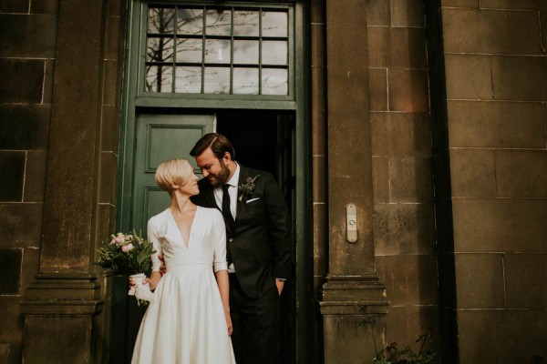 black-and-white-civil-ceremony-at-this-glasgow-registrars-office-11