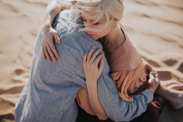 ethereal-imperial-sand-dunes-engagement-photos-12