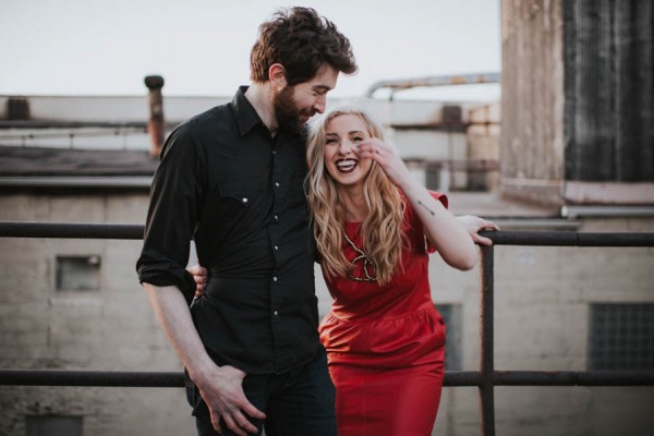just-try-not-to-smile-at-this-adorable-milwaukee-engagement-1