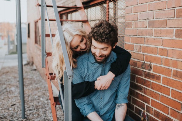 just-try-not-to-smile-at-this-adorable-milwaukee-engagement-17
