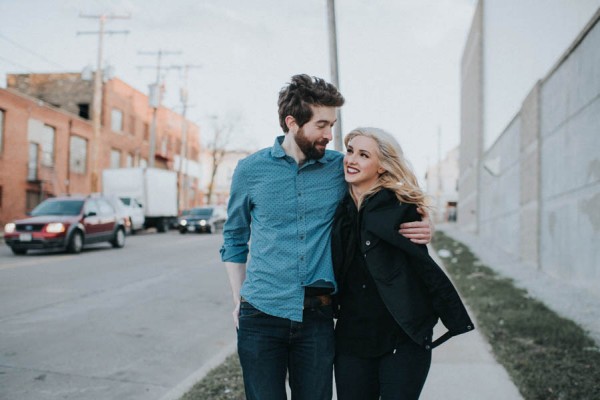 just-try-not-to-smile-at-this-adorable-milwaukee-engagement-20