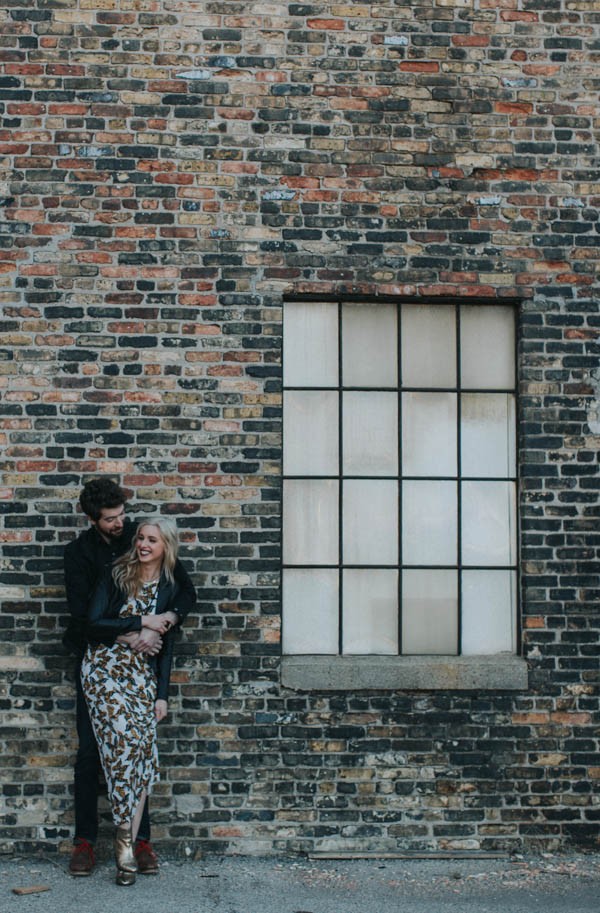 just-try-not-to-smile-at-this-adorable-milwaukee-engagement-8