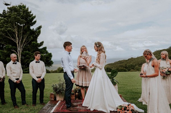lush-bohemian-australian-wedding-at-maleny-retreat-18