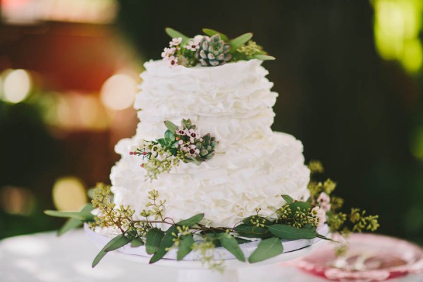 naturally-beautiful-oahu-bridal-inspiration-in-joelle-perry-1