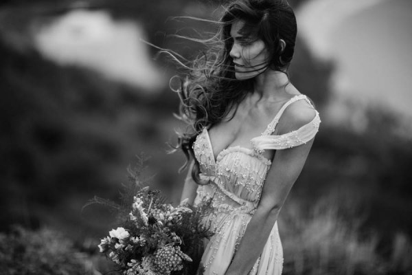 naturally-beautiful-oahu-bridal-inspiration-in-joelle-perry-15