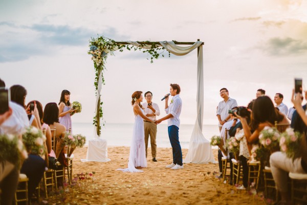 the-sunset-ceremony-in-this-aleenta-resort-wedding-is-what-dreams-are-made-of-11