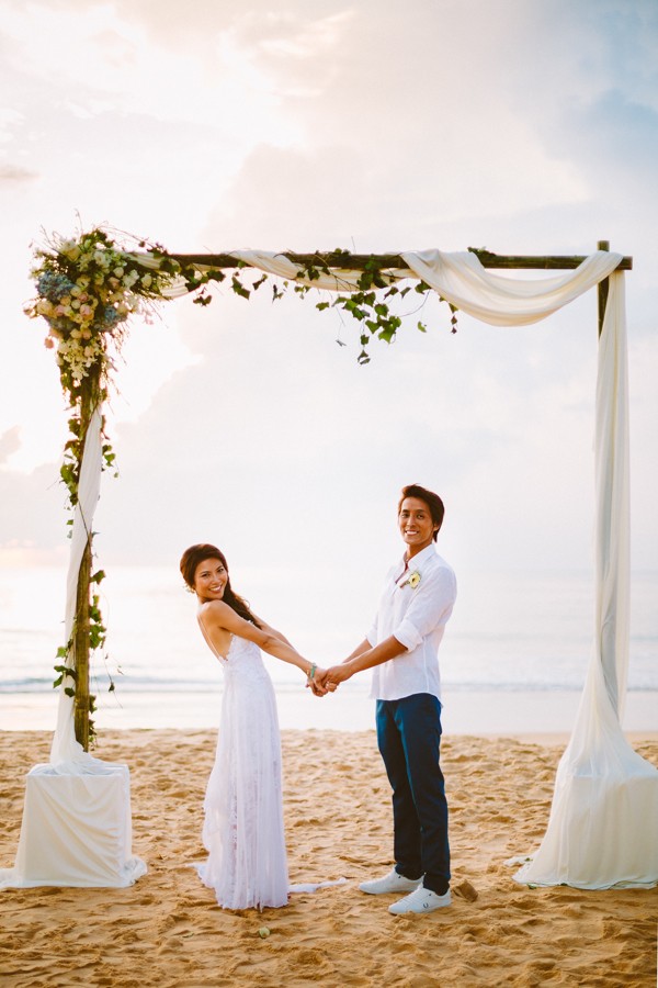 the-sunset-ceremony-in-this-aleenta-resort-wedding-is-what-dreams-are-made-of-18