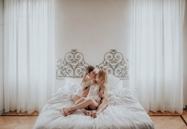these-two-cuddled-all-the-way-through-their-rome-engagement-session-23