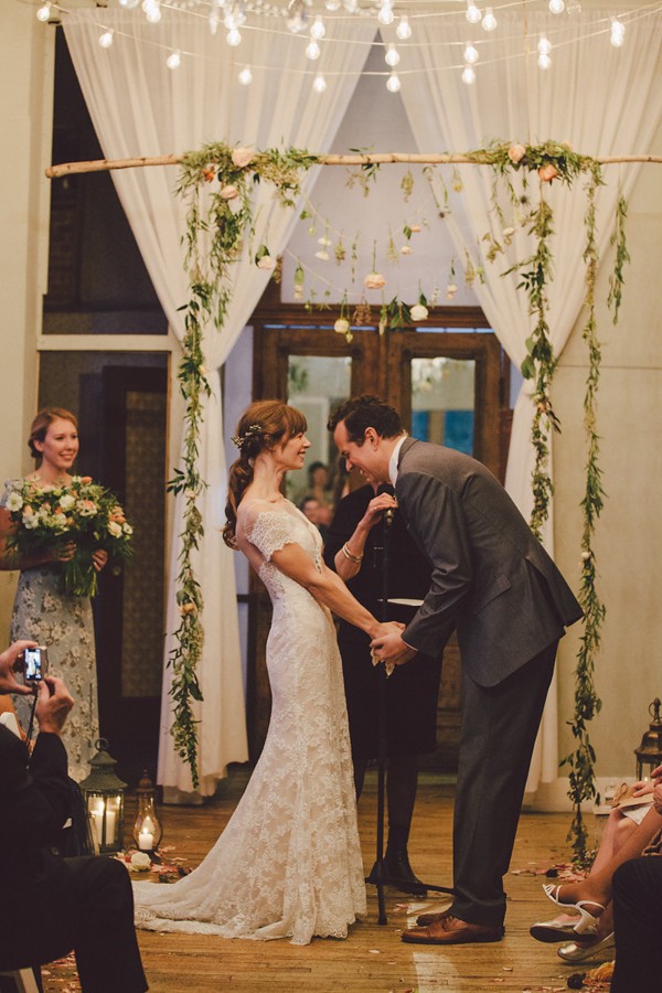 this-dreamy-wedding-at-the-metropolitan-building-is-filled-with-romantic-eye-candy-37