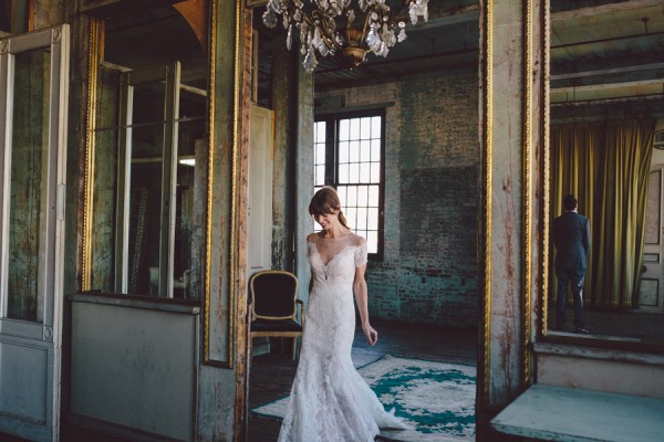 this-dreamy-wedding-at-the-metropolitan-building-is-filled-with-romantic-eye-candy-4