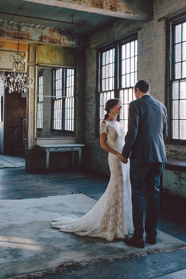 this-dreamy-wedding-at-the-metropolitan-building-is-filled-with-romantic-eye-candy-7